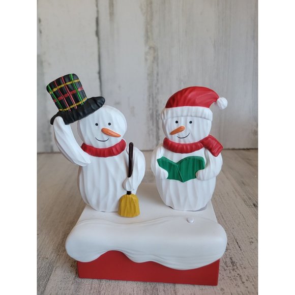 Hallmark music motion Caroling snowmen animated Xmas - Picture 9 of 10